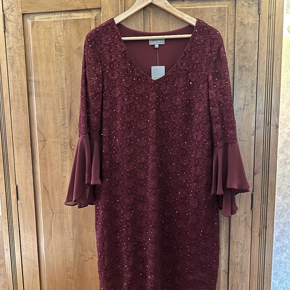 Sparkly bell sleeve dress with sequins - Picture 1 of 3